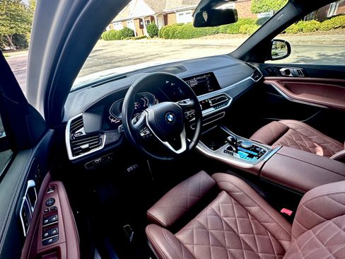 Used 2023 BMW X5 xDrive45e w/ Luxury Seating Package image 8