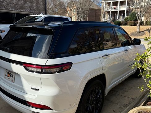 Used 2025 Jeep Grand Cherokee Summit image 4