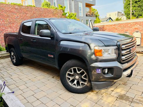 Used 2015 GMC Canyon SLE w/ All-Terrain Package AWD/4WD image 2
