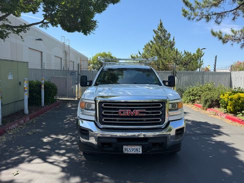 Used 2015 GMC Sierra 2500 2WD Double Cab w/ Sierra Convenience Package image 2