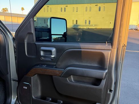 Used 2017 GMC Sierra 2500 Denali w/ Duramax Plus Package image 18