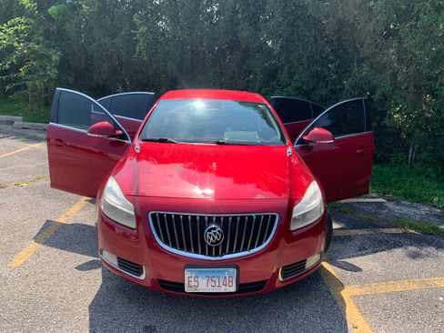 Used 2012 Buick Regal Leather image 2