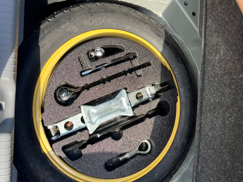 Used 2008 Acura RL image 12