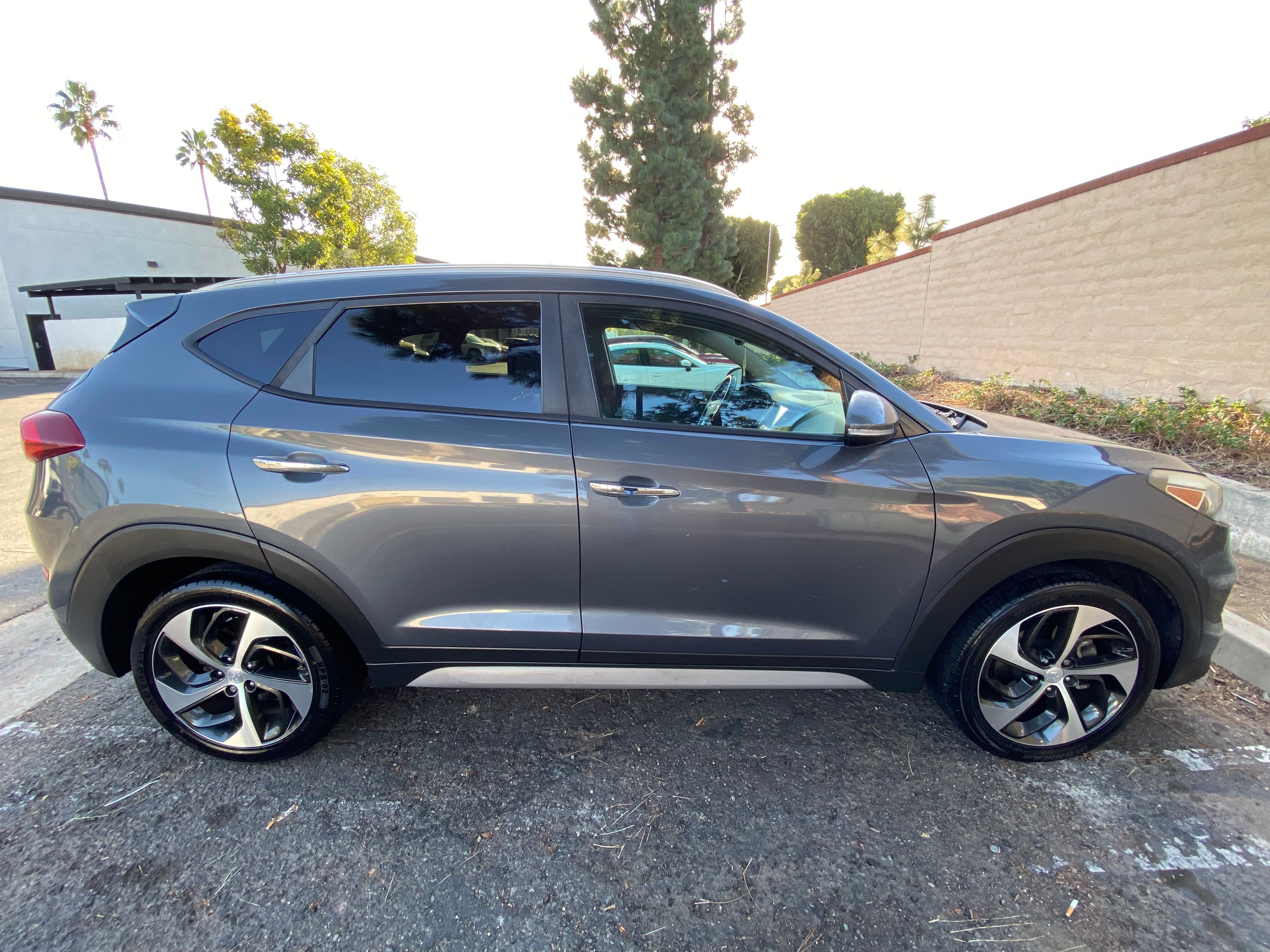 Used 2017 Hyundai Tucson Limited FWD image 2