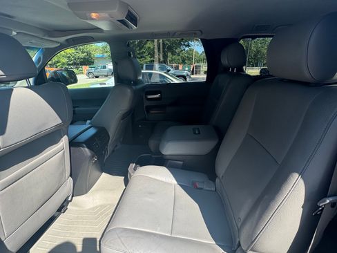 Used 2011 Toyota Sequoia Platinum AWD/4WD image 9