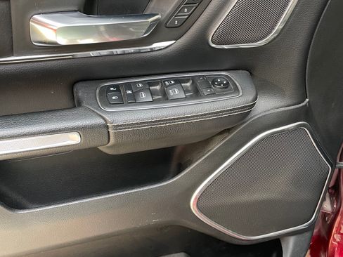 Used 2019 RAM 1500 Laramie AWD/4WD image 13
