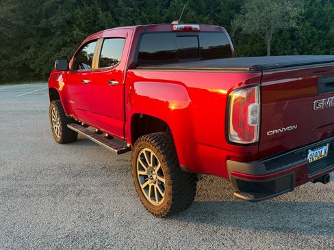 Used 2019 GMC Canyon Denali AWD/4WD image 6