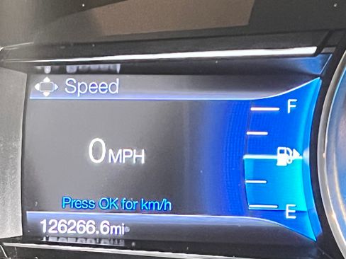 Used 2019 Ford Explorer XLT w/ Equipment Group 201A FWD image 9