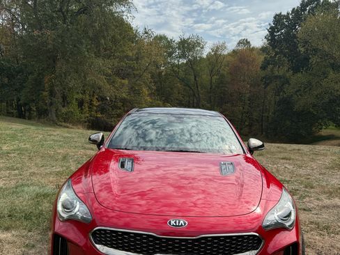 Used 2020 Kia Stinger GT-Line w/ Sun & Sound Package image 6