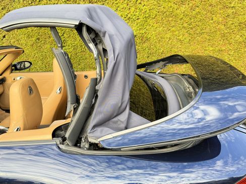 Used 2006 Porsche 911 Carrera image 16