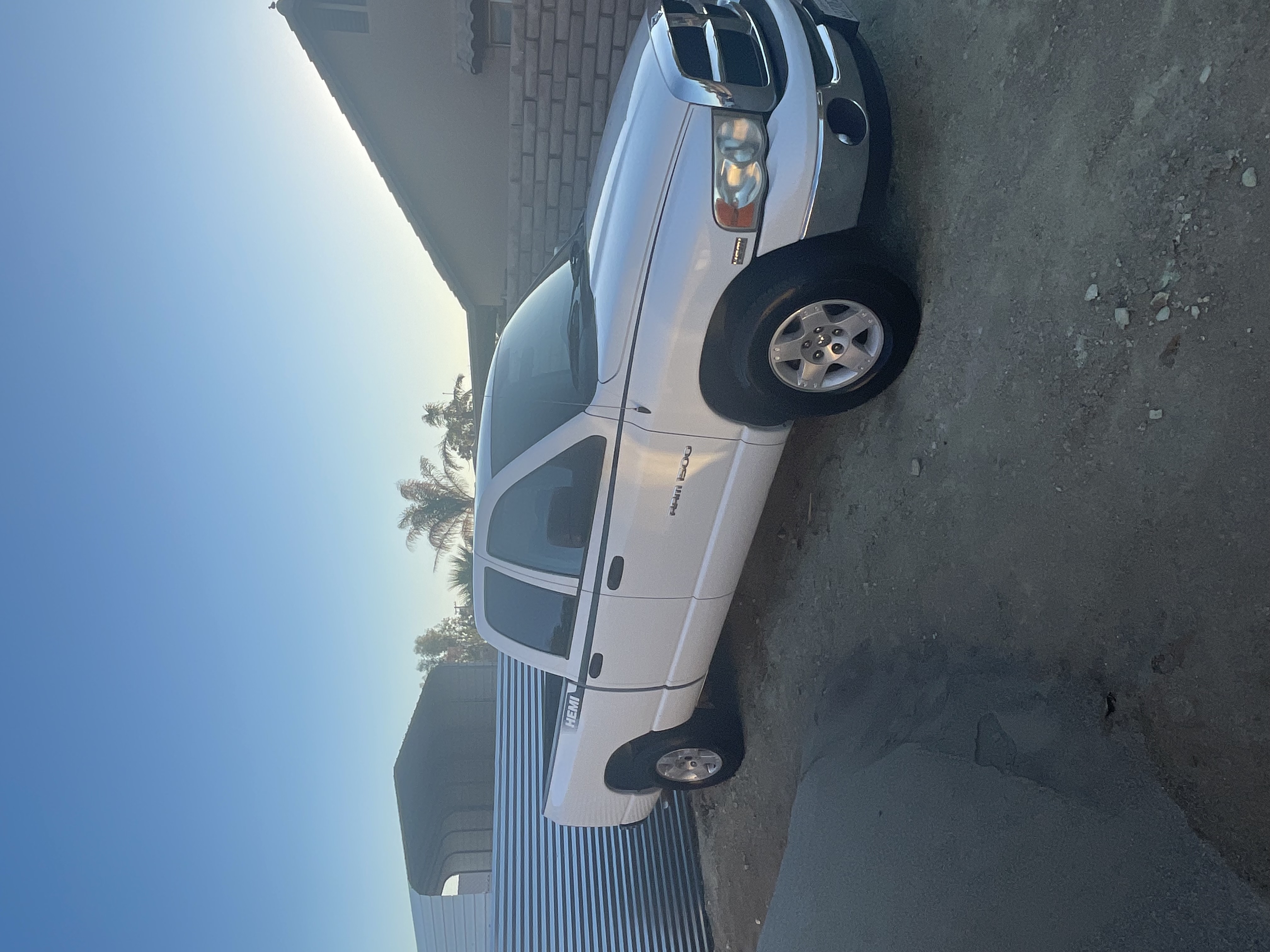 Used 2004 Dodge Ram 1500 Truck SLT RWD image 1
