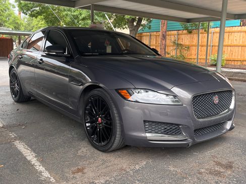 Used 2016 Jaguar XF Prestige RWD image 1
