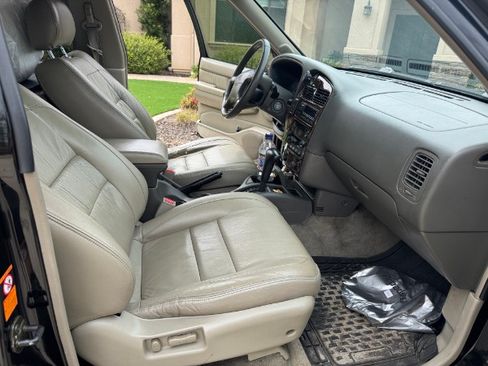 Used 2000 INFINITI QX4 4WD image 6