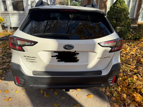 Used 2020 Subaru Outback Premium AWD/4WD image 2
