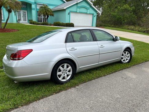 Used 2008 Toyota Avalon XL image 4
