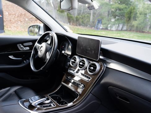 Used 2016 Mercedes-Benz GLC 300 4MATIC image 10