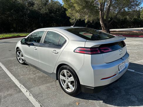 Used 2013 Chevrolet Volt Sedan 4D image 4
