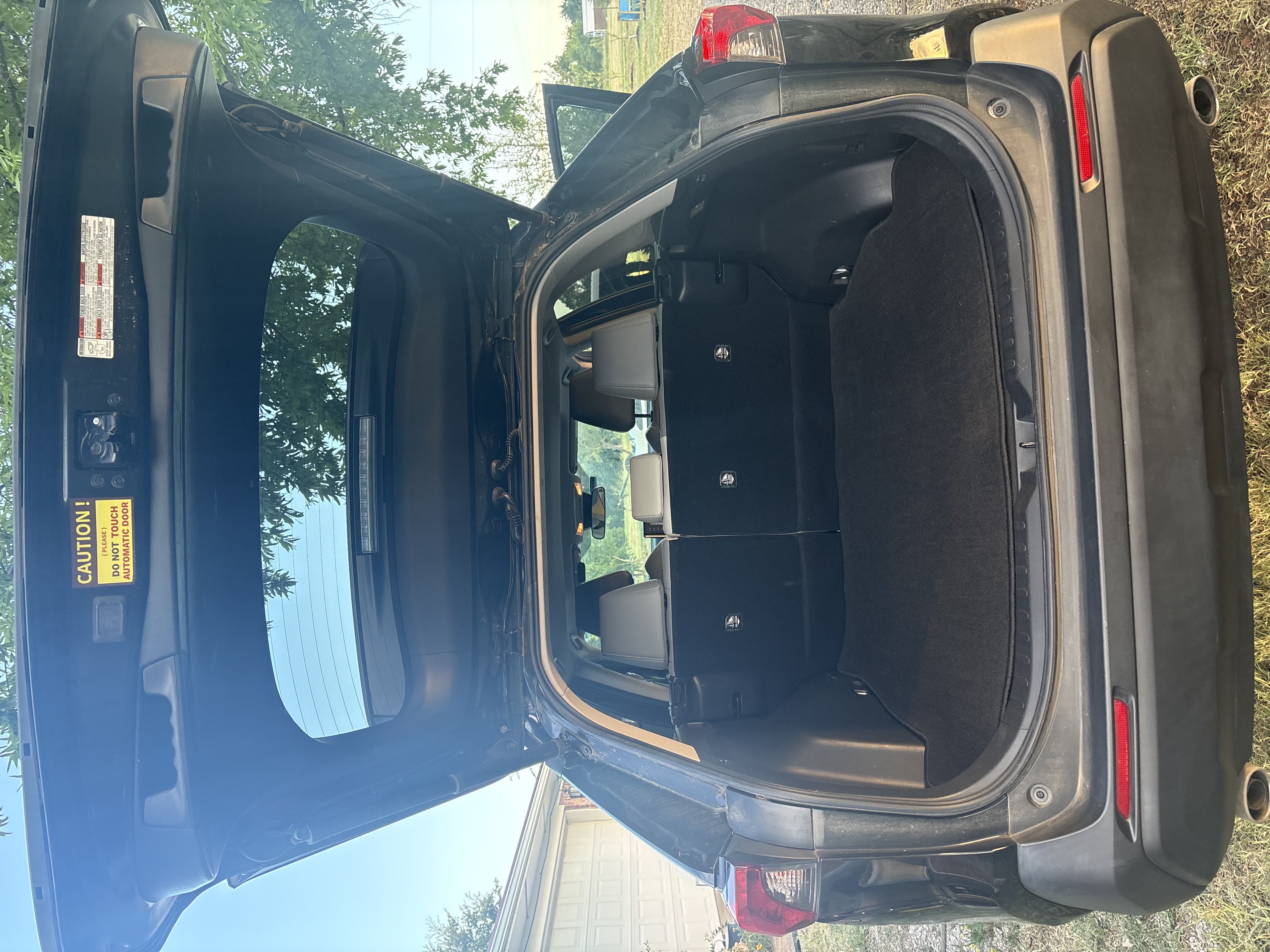 Used 2019 Toyota RAV4 XLE Premium FWD image 13