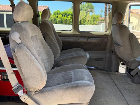 Used 2002 Chevrolet Express 1500 LT RWD image 10