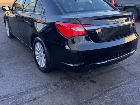 Used 2014 Chrysler 200 Limited w/ Sun/Sound Group image 5