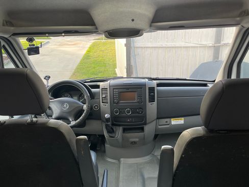 Used 2016 Mercedes-Benz Sprinter 3500 image 13