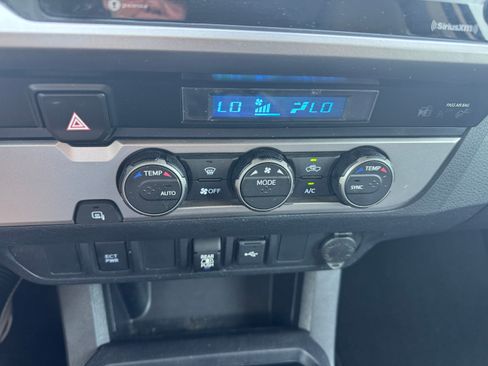 Used 2021 Toyota Tacoma SR5 RWD image 10