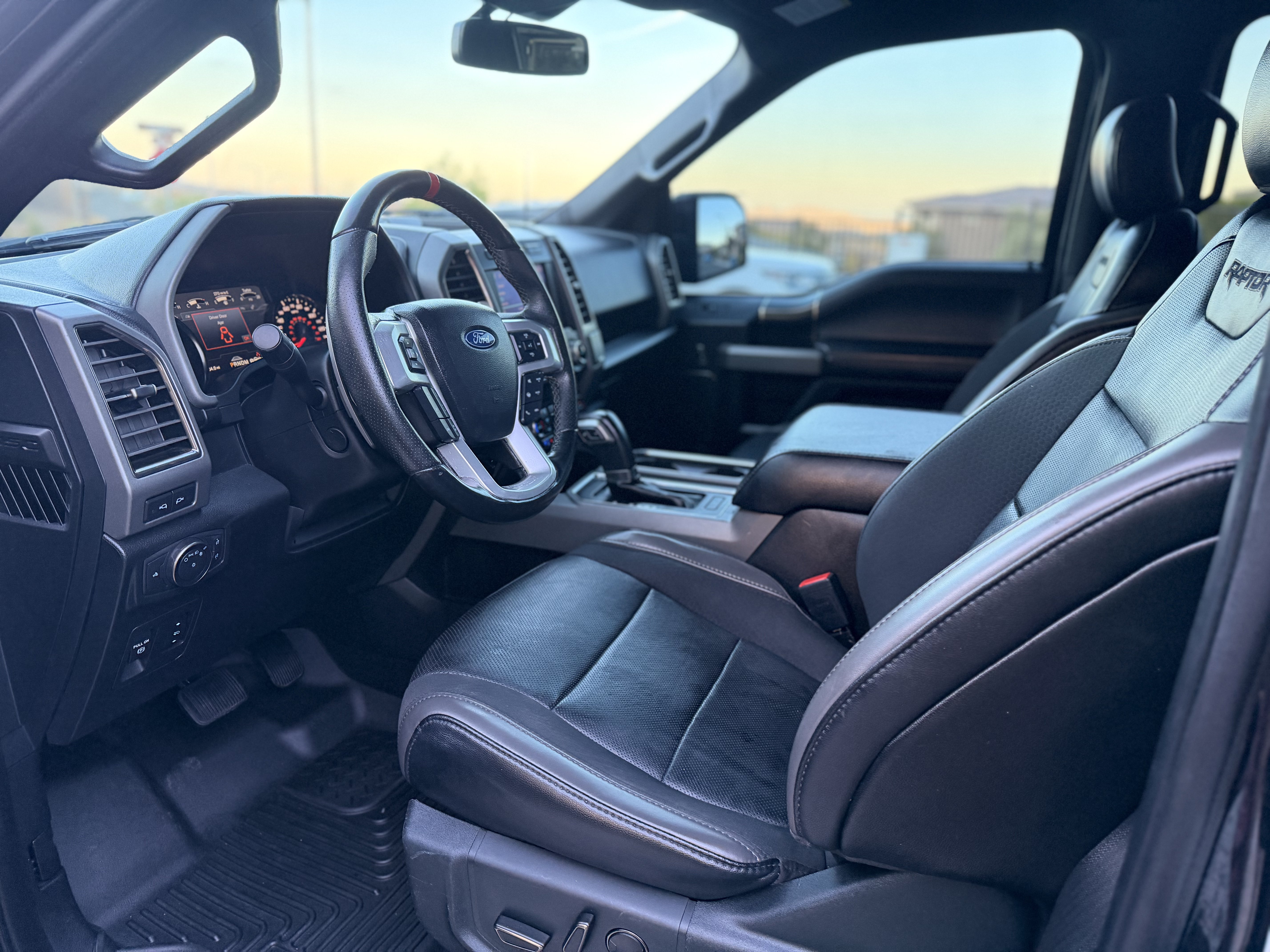 Used 2020 Ford F150 Raptor w/ Equipment Group 802A Luxury AWD/4WD image 23