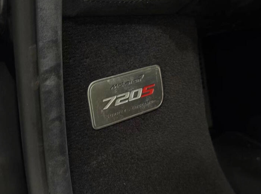 Used 2021 McLaren 720S Spider RWD image 18