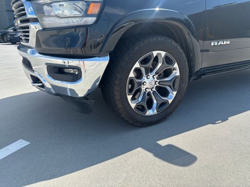 Used 2019 RAM 1500 Laramie AWD/4WD image 15