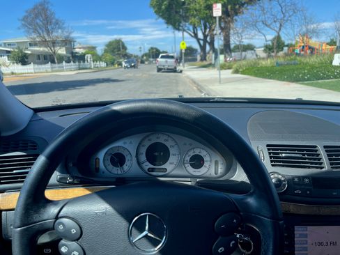 Used 2008 Mercedes-Benz E 350 Sedan image 9