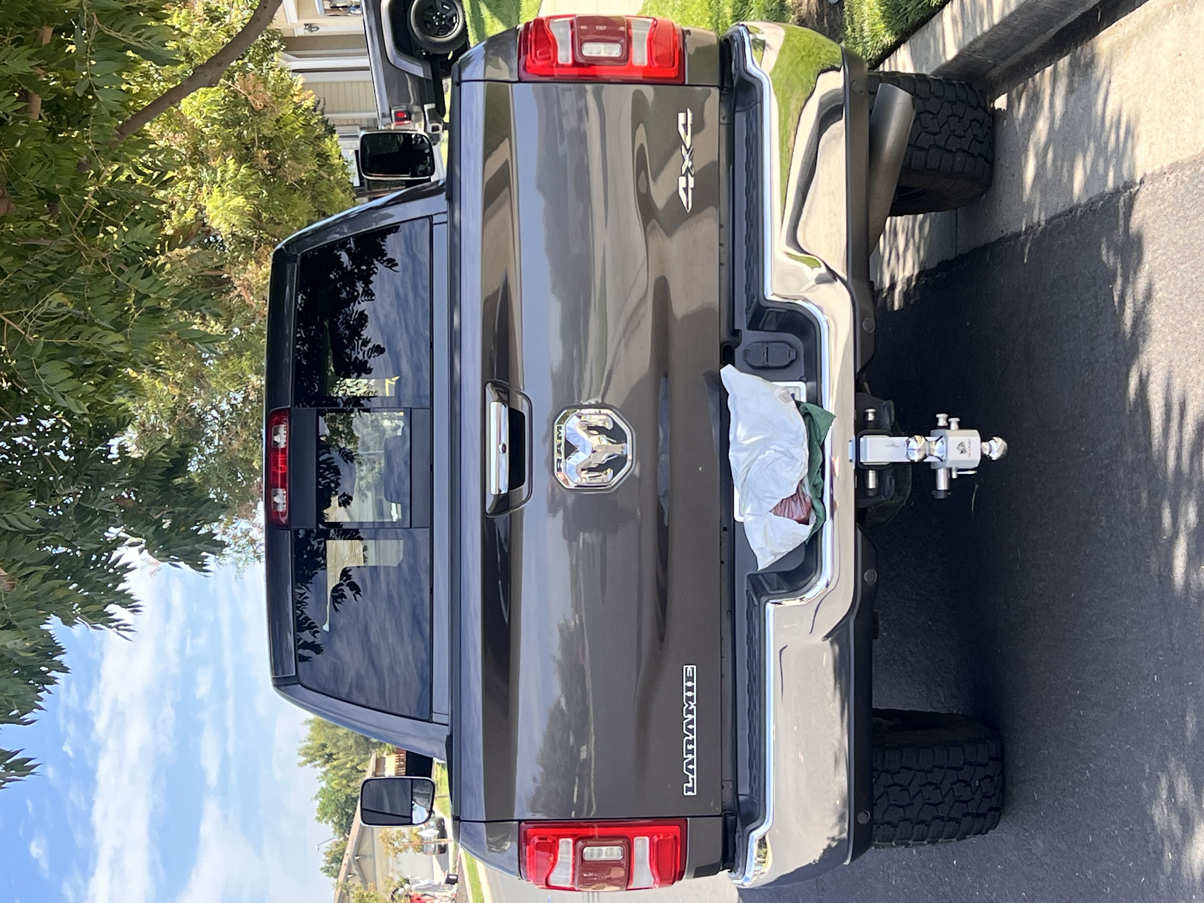 Used 2019 RAM 2500 Laramie AWD/4WD image 2