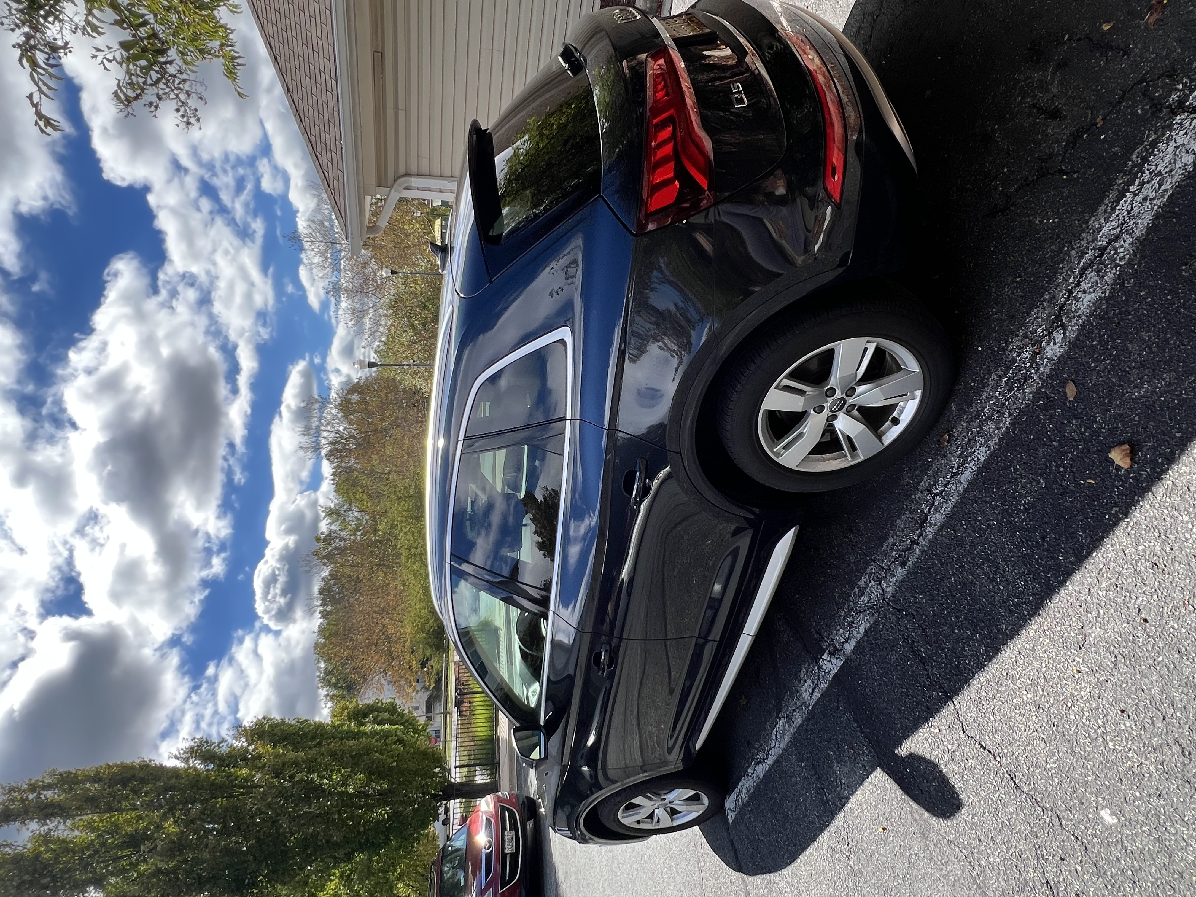 Used 2019 Audi Q5 2.0T Premium Plus w/ Premium Plus Package AWD/4WD image 4