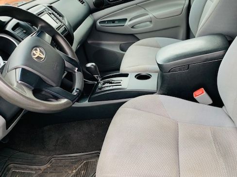 Used 2014 Toyota Tacoma 2WD Access Cab image 10