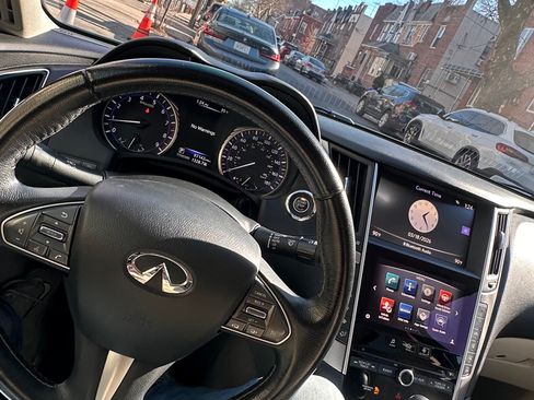 Used 2017 INFINITI Q50 3.0t Premium RWD image 5