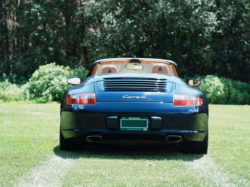 Used 2005 Porsche 911 Carrera RWD image 4