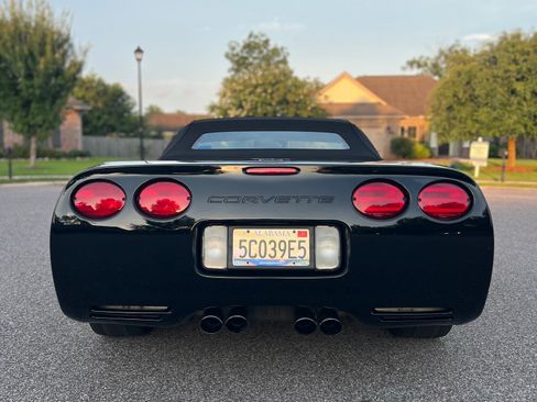 Used 2001 Chevrolet Corvette Convertible w/ Preferred Equipment Group2 RWD image 20