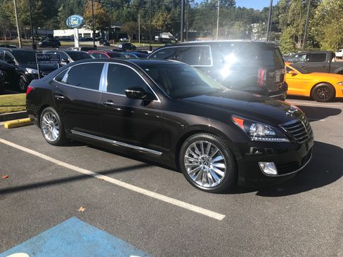 Used 2014 Hyundai Equus Signature RWD image 2