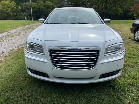 Used 2012 Chrysler 300 C Luxury Series image 16
