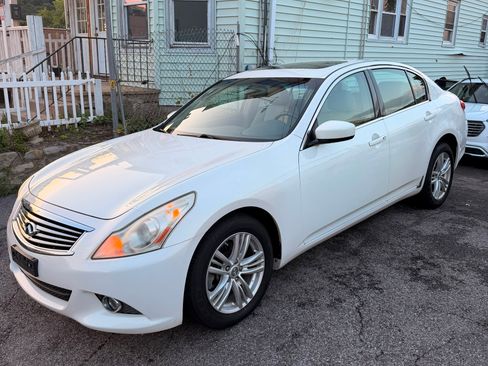 Used 2011 INFINITI G25 x w/ Moonroof Pkg AWD/4WD image 2