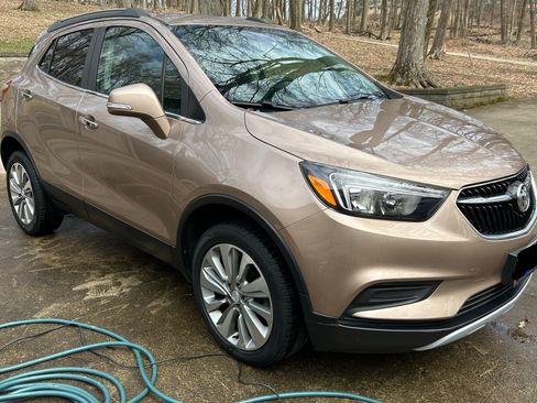 Used 2018 Buick Encore Preferred image 1