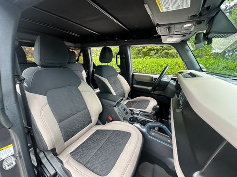 Used 2022 Ford Bronco Wildtrak image 15