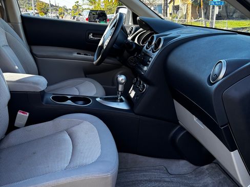 Used 2011 Nissan Rogue SV image 5