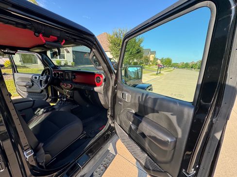 Used 2019 Jeep Wrangler Unlimited Rubicon AWD/4WD image 14