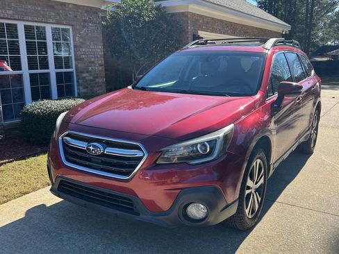 Used 2018 Subaru Outback 2.5i Limited image 2