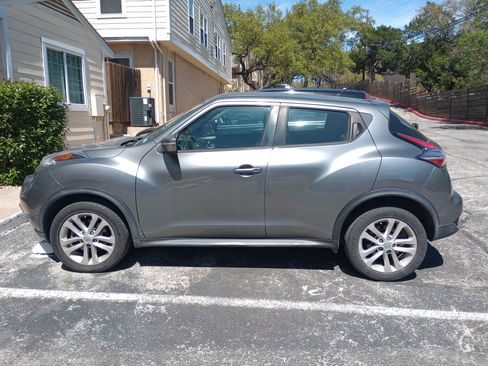 Used 2016 Nissan Juke S image 2