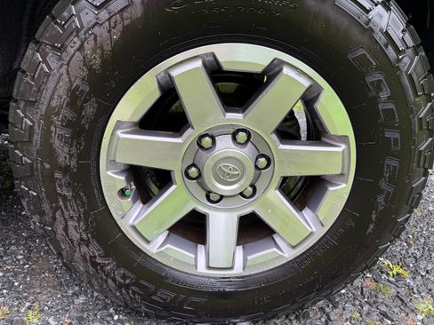 Used 2014 Toyota FJ Cruiser 4WD image 13