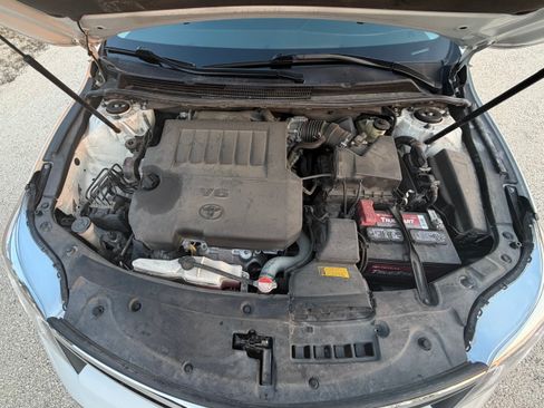 Used 2016 Toyota Avalon Touring image 11