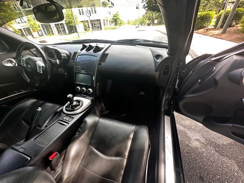 Used 2006 Nissan 350Z Touring image 8
