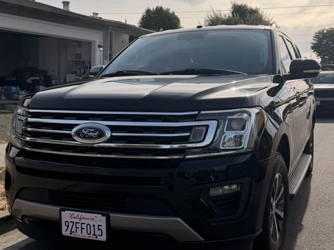 Used 2018 Ford Expedition XLT w/ Equipment Group 201A RWD image 12