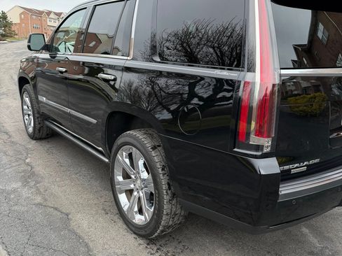 Used 2015 Cadillac Escalade Premium image 6